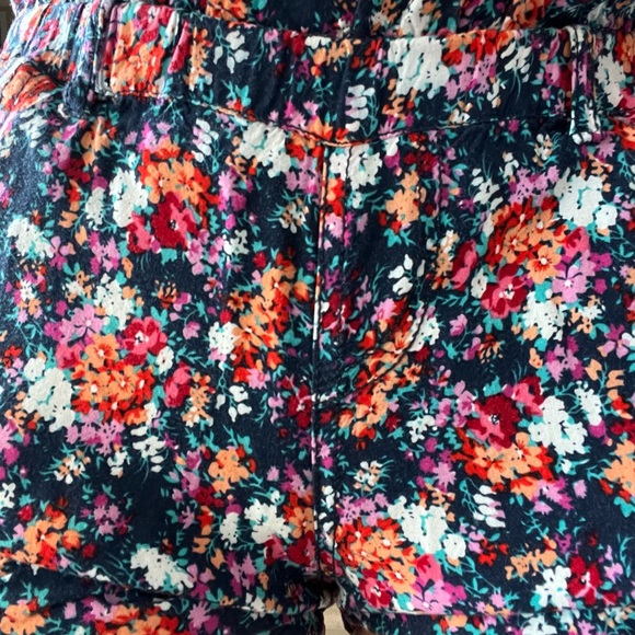 Super Cute Floral Romper! - Picture 5 of 8